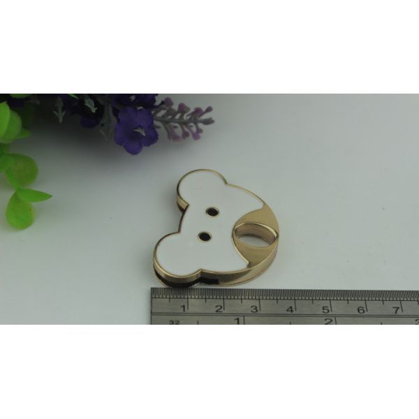 Hot production zinc alloy drip glue craft cute black & white bear decorative metal purse twist lock