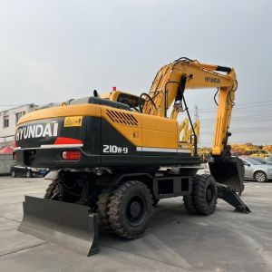 Excellent Performance Hyundai R210W Wheel Excavator With Quick Hitch