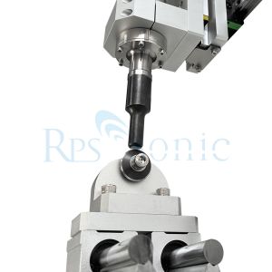 Ultrasonic fabric cutting and slitting on machines with round knives