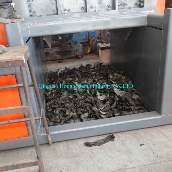 Heavy Duty Tire Shredder For Rubber Powder Making 2500kg/H
