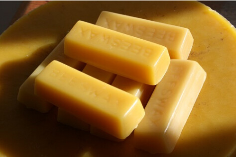 Buy Customized Package 1oz Natural Beeswax Bar For Retails Triple Filtered at wholesale prices