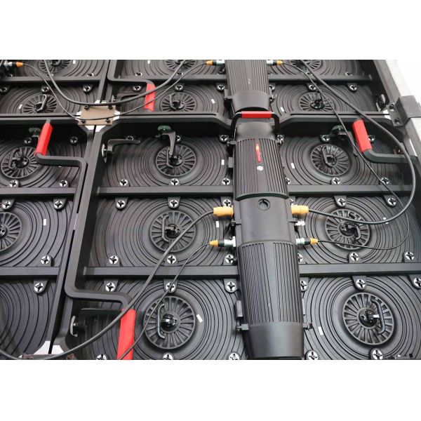 3.2mm SMD1921 IP65 Outdoor Advertising LED Display For Shopping Malls