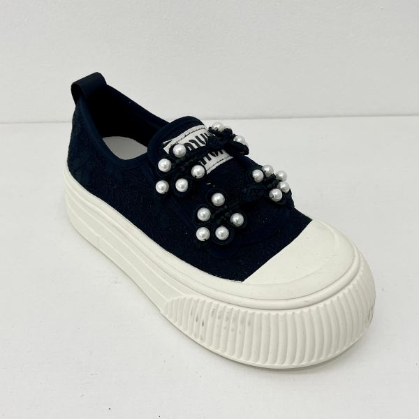 Buy Women Canvas Walking Shoes Pearls On Ladies Canvas Trainers at wholesale prices