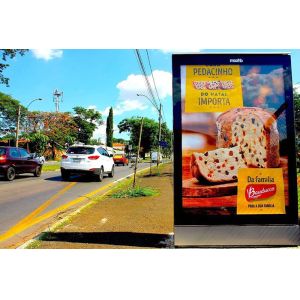 65 Inch Outdoor Floor Standing Digital LCD Signage With 2500 Nits Brightness