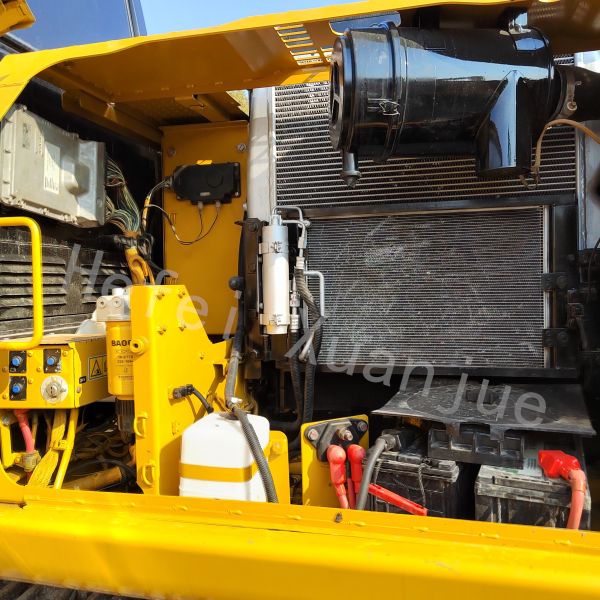 Dependable Used Caterpillar Excavators With 17280kg Working Weight And 235L Fuel Tank