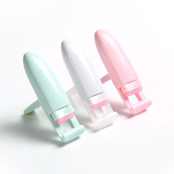 Buy OEM Mini Portable Plastic Eyelash Curler 65*17*14mm at wholesale prices