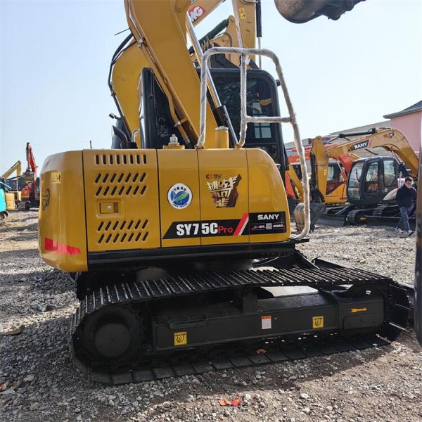 2023 Model Sany SY75 Mini Digger Machine with 7000 KG Machine Weight and Good Health