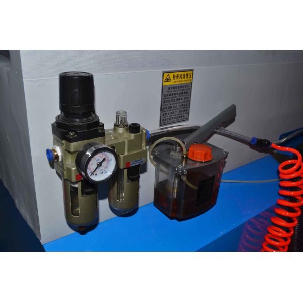 Wood chair legs made by cnc wood turning lathe