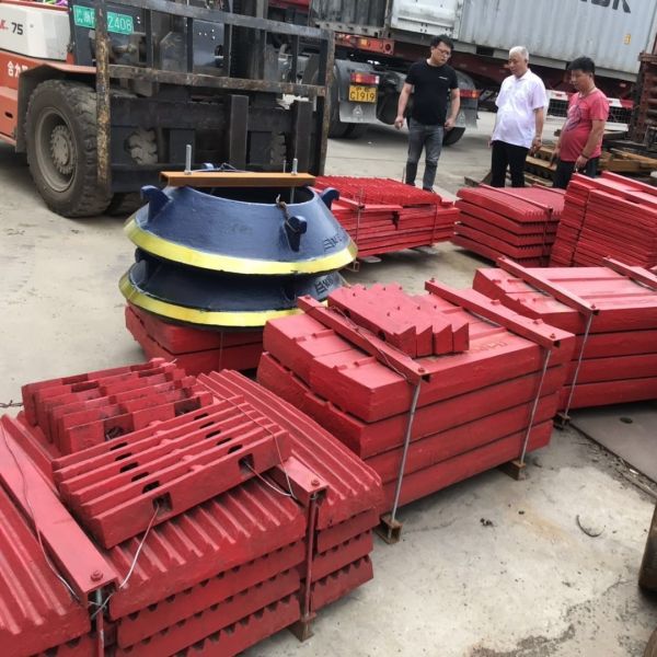 Buy Mn14Cr2 Jaw Crusher Wear Plates OEM ODM Wear Resistant at wholesale prices
