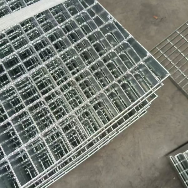 Buy Customized Anti Slippery Gratings For Industrial Applications at wholesale prices