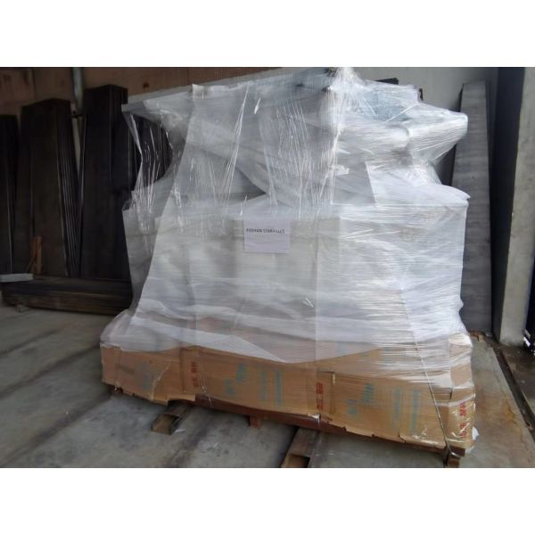 Industrial Glass Sandblasting Machine for Processable Glass Types in Bathroom Dividers