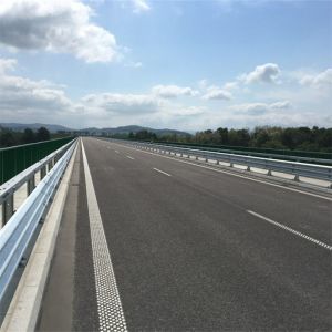 550-600g/m2 Zinc Coating Q235 Q345 Steel Guardrail Posts for Highway Guardrail