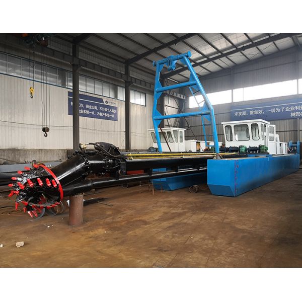 River Dredging 100cbm/H Sand Dredger Red Color 16kw mud dredging boat