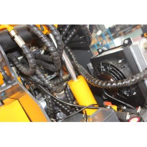 Mini rubber tracked skid steer loader