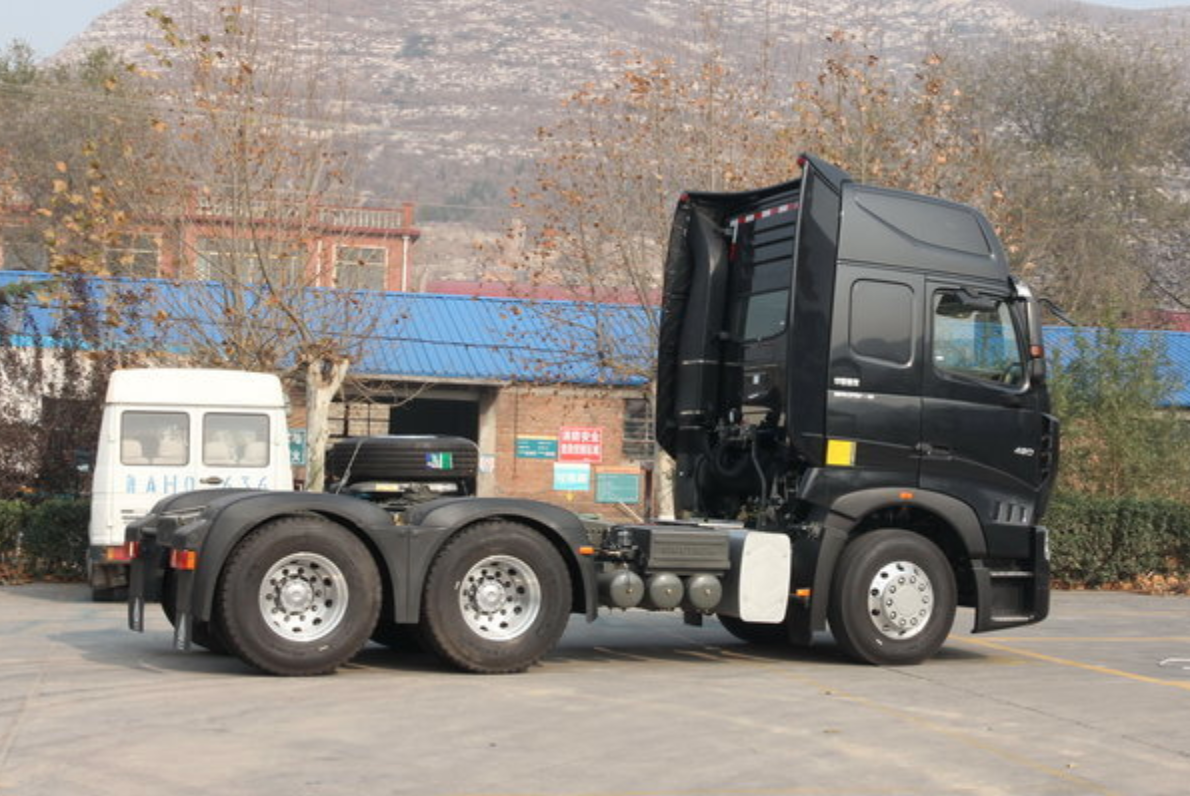 sinotruk howo 6X4 tractor A7 truck