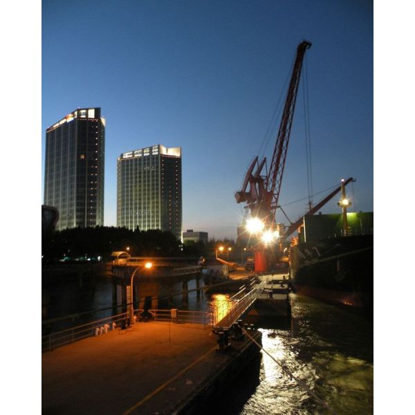 Football Field LED Flood Lighting 165lm/w 50-1000w Die Casting Aluminium House