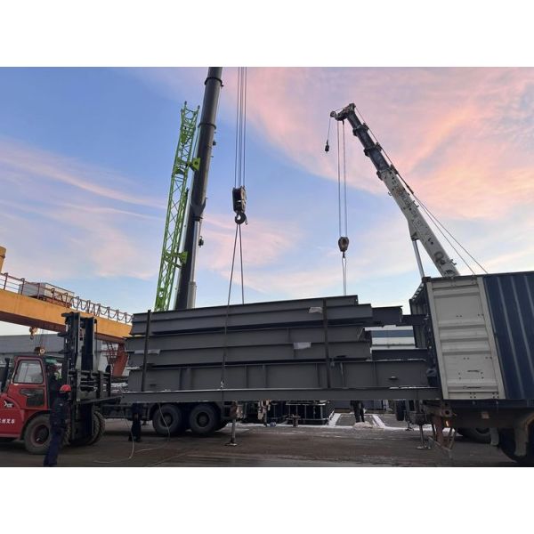 Fast Install Prefab Metal Warehouse Wind Resistance With Sandwich Panel Roof Cladding