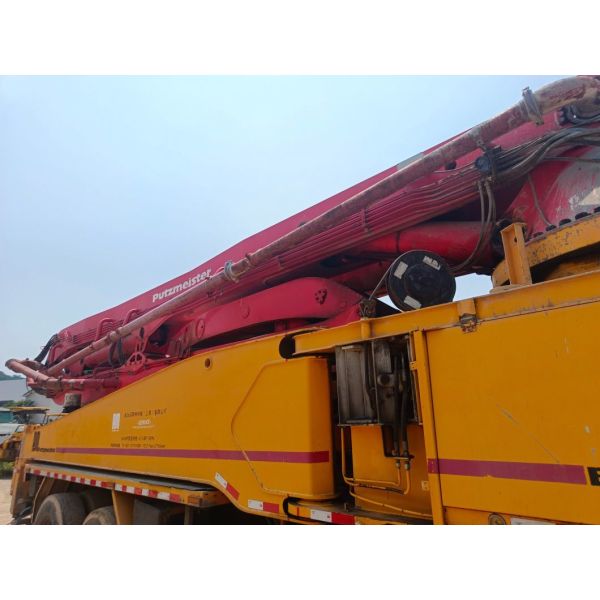 14150*2500*3950 Feeding Height 1400mm Used Concrete Pump Truck Putzmeister 42m 46m 49m 56m