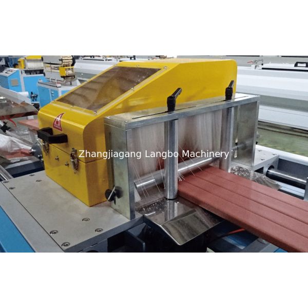 Embossed WPC Outdoor Profile Extrusion Line 400KG/H 75KW