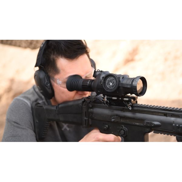 Long Range Infrared Thermal Scope With 400*300 IR Resolution And 50mm Focal Length