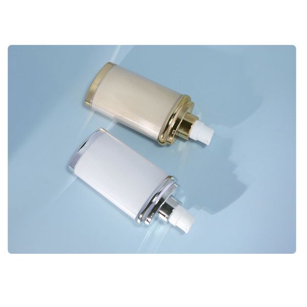 Acrylic Essential Oil Packaging Bottles 30ml 50ml Plastic Spray Bottles For Sunscreen / Essence / BB Cream