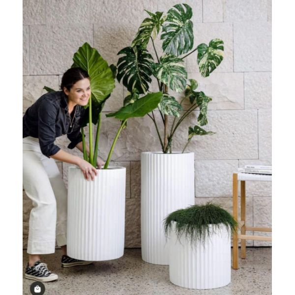 Garden Fiberglass Flower Pots Resin Planter In Black White Color