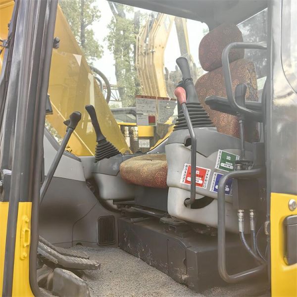 Japan Used Komatsu PC128 Excavator with Low Working Hours and Original Hydraulic Cylinder