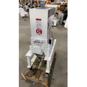 Quality China teeth blade cutter Low Speed Waste Plastic Shredder/Crusher/Grinder/Low speed granulator power2.2KW factory price for sale