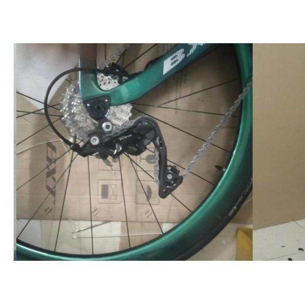 Aero Racing Carbon Road Bike 700C Hydraulic Disc Brake