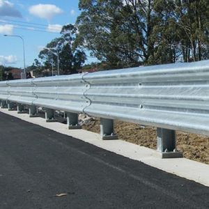 550-600g/m2 Zinc Coating Road Safety Steel Guardrail Traffic Barrier Metal