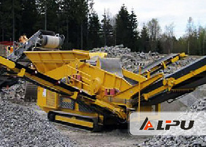 Quality Tracked Mobile Crushing Plant Used in Stone and Sand Making Industry for sale