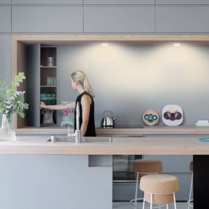 4.5VDC Battery Operated Puck Lights With Remote