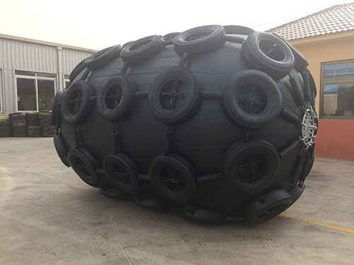 Buy D3000 X L5000 Marine Pneumatic Rubber Fenders Winding Scratch Resistance at wholesale prices