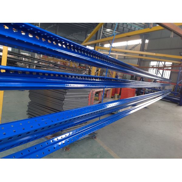 Metal Teardrop Pallet Rack , Warehouse Pallet Shelving Systems By Teardrop