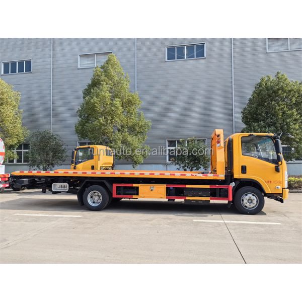 Hot Model Japan Tow Truck for Sale Left Hand Drive Flat Recovery Truck