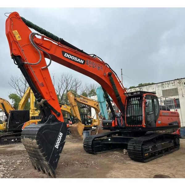 Buy 34Tons Construction Equipment Doosan DX340LC With Breaker Hammer Line at wholesale prices