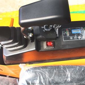 GPS Satellite Position 1 Ton Mini Digger Compact Digging Equipment 12HP