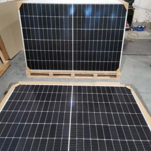 Quality 10bb Mono Half Cell Solar Panel 545W 550W 560W For Home Solar System for sale