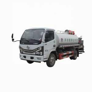China Dongfeng Single Row 4000 -5000 Liters Sprinkler Truck Watering Truck  tank Truck on sale