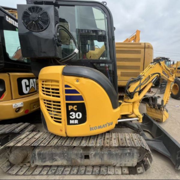 Komatsu PC30MR Excavator, Flexible Low-Consumption Digger Meeting Yard