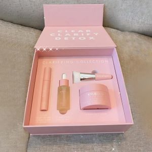 Cardboard Paper Cosmetics Skincare Packaging Box Eco Friendly