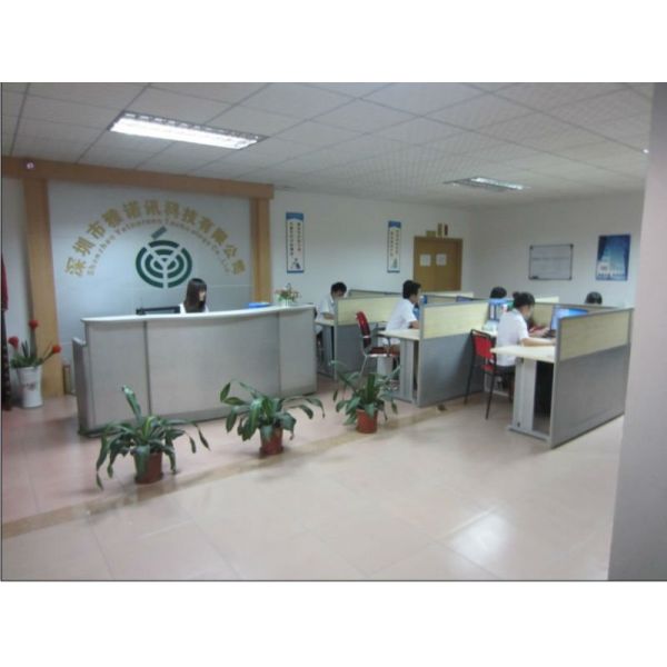 698-2700MHz LTE 4G External Panel Antenna with S MA CRC9 TS9 MIMO and 50Ω Impendence