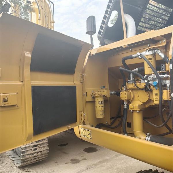 Original Japan Used CAT330 Caterpillar Excavator Hydraulic Oil Cooler 828 Working Hours