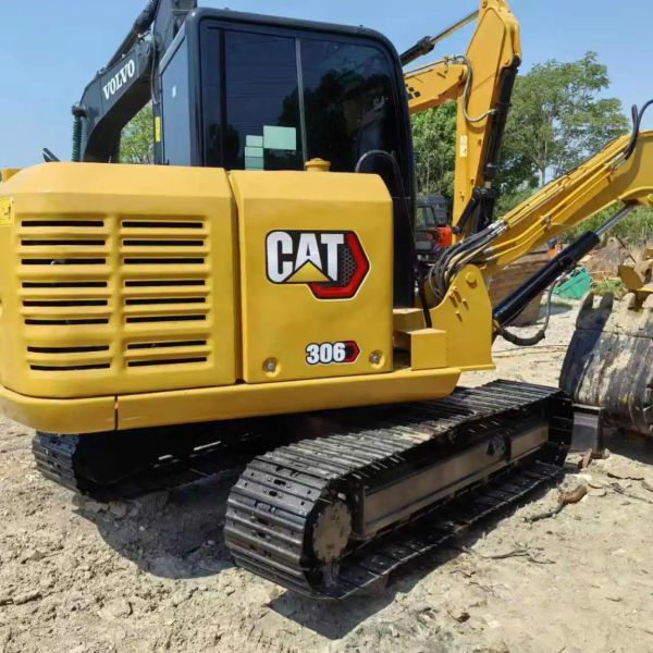 Original Brand 6 Ton Mini Excavators CAT306 Crawler Backhoe Secondhand Earth Moving Machine