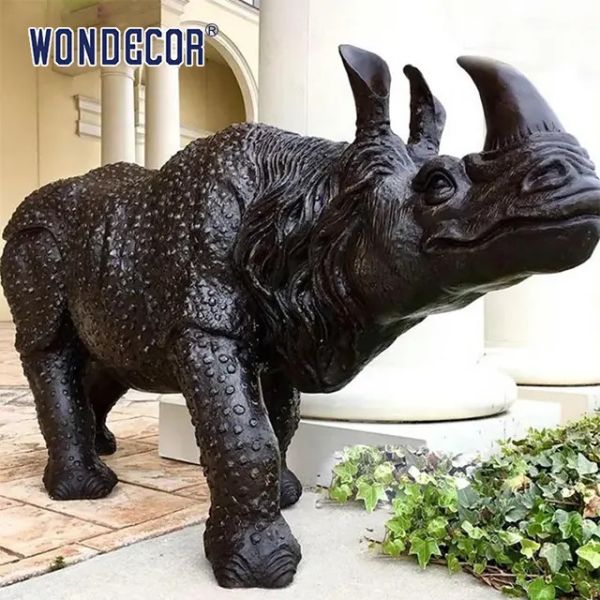 Live sized metal cast bronze statue of rhinoceros for outdoor garden decoration