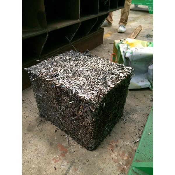 Bale Size 700*300mm Foward Out Pressure 160T Scrap Metal Baler