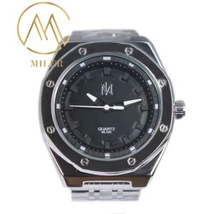 China Custom Logo Stainless Steel Watch with Round Case Mineral Glass and Push-button Hidden Clasp for Men on sale