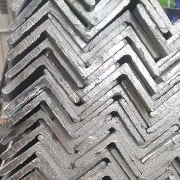 Customized Galvanized Heavy Angle Bar Angle Steel For Shipment Container