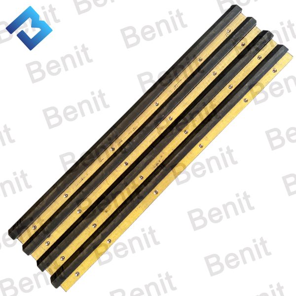 Asphalt Paver Wear Parts V6000TVE Hammer Wear Resistant Bar Kit Tamper Bar Wear Plate 4812038827