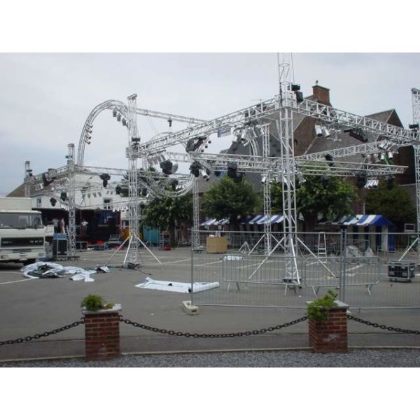 Buy 3m Length Aluminum Alloy Spigot Truss With Lighting Light Weight at wholesale prices